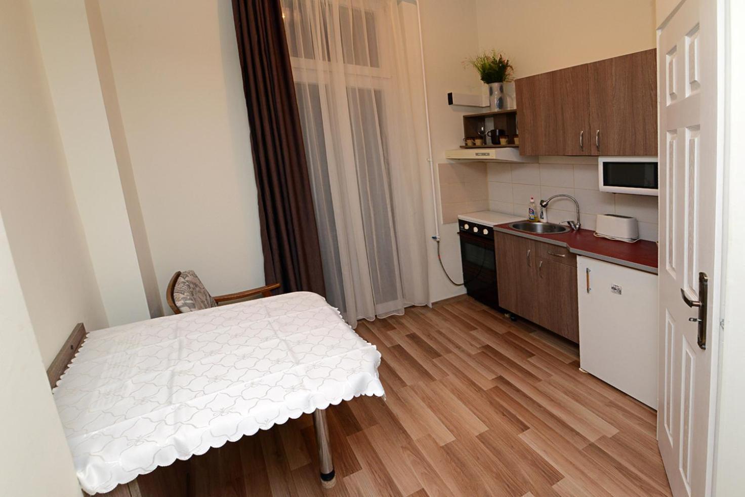 Centrum Apartman Pecs Luaran gambar