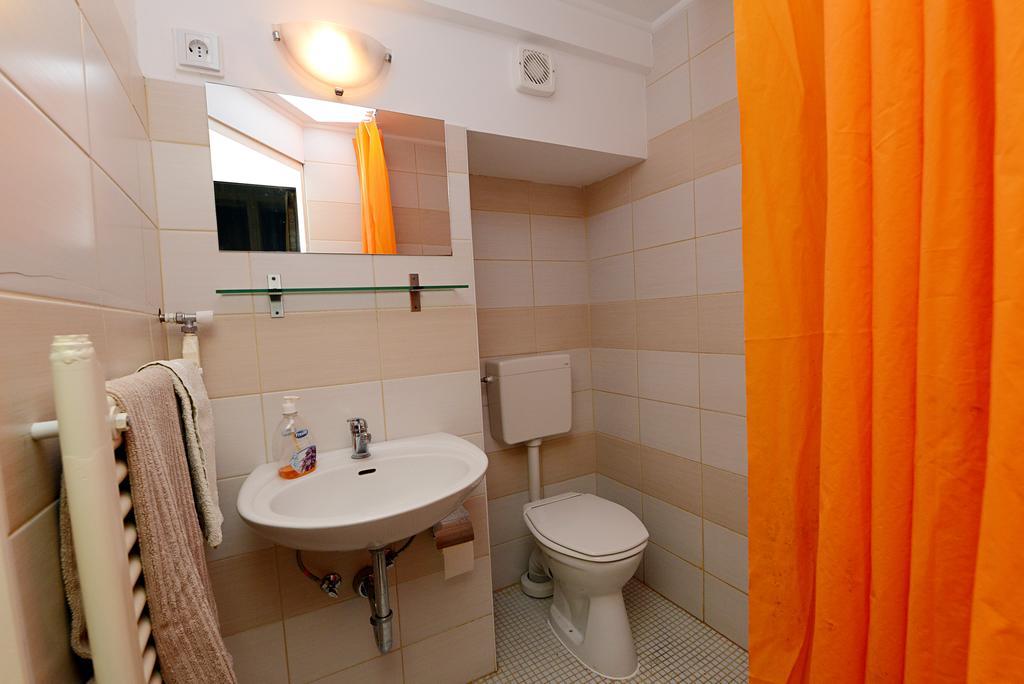 Centrum Apartman Pecs Luaran gambar